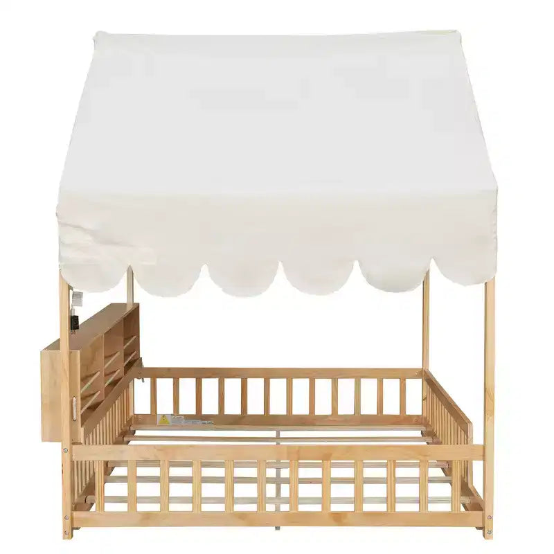 Cadre de lit en bois pleine taille au ras du sol, lit de repos en forme de maison avec clôture, 3 étagères de rangement, rideau