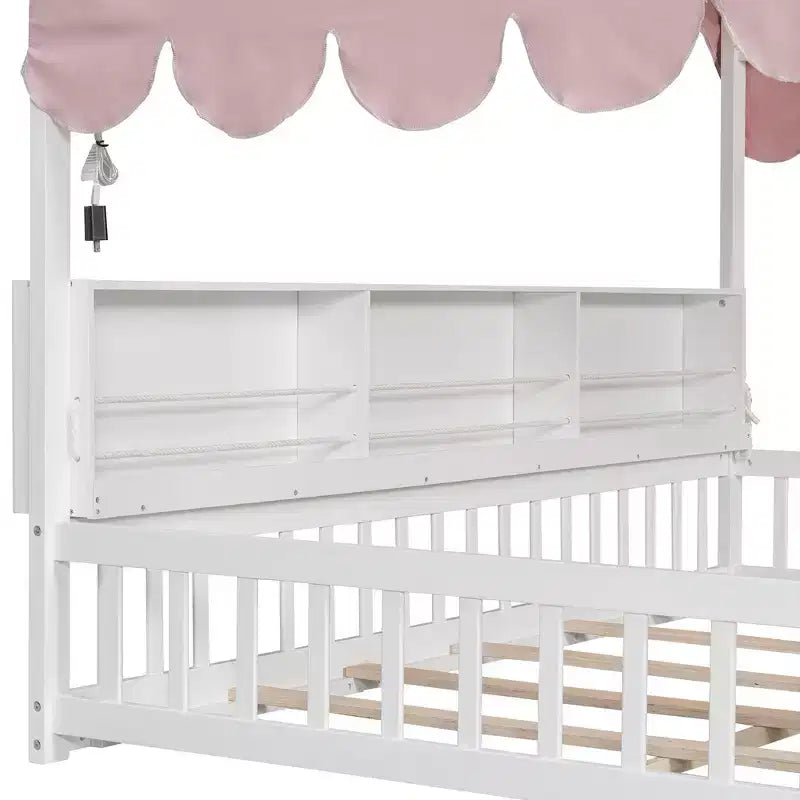 Cadre de lit en bois pleine taille au ras du sol, lit de repos en forme de maison avec clôture, 3 étagères de rangement, rideau
