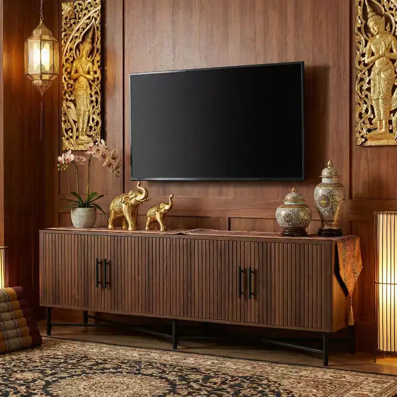 Meuble TV multimédia moderne médiéval avec quatre portes Comprend deux étagères de rangement réglables Convient aux téléviseurs jusqu'à 65 poucesChâtaigne