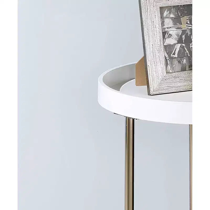 Table d'appoint à rebord de style Mid-Century de 21,75 po