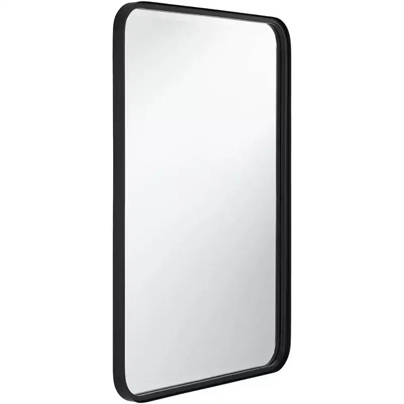 Miroir mural rectangulaire moderne biseauté à bords arrondis en fer noir de 24 pouces de large Liguria pour salle de bain, chambre, salon, entrée